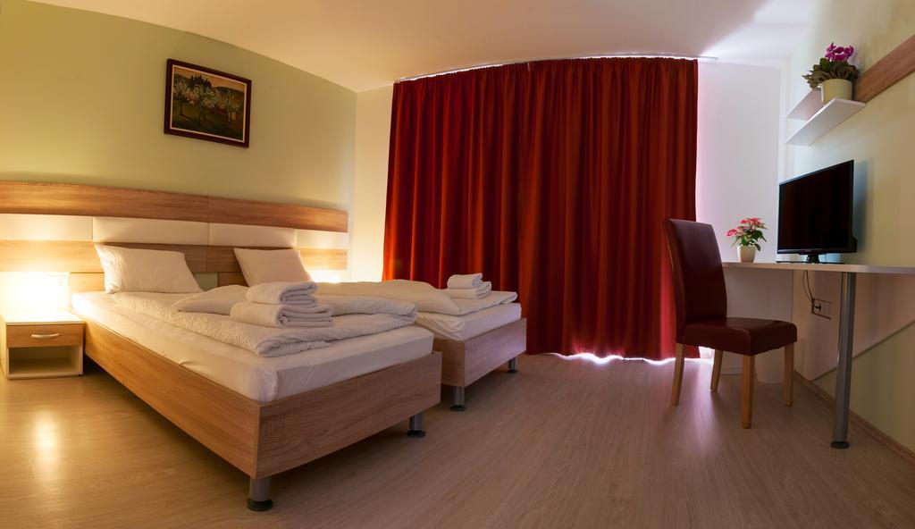 Hotel Pallone Balatonfüred Quarto foto